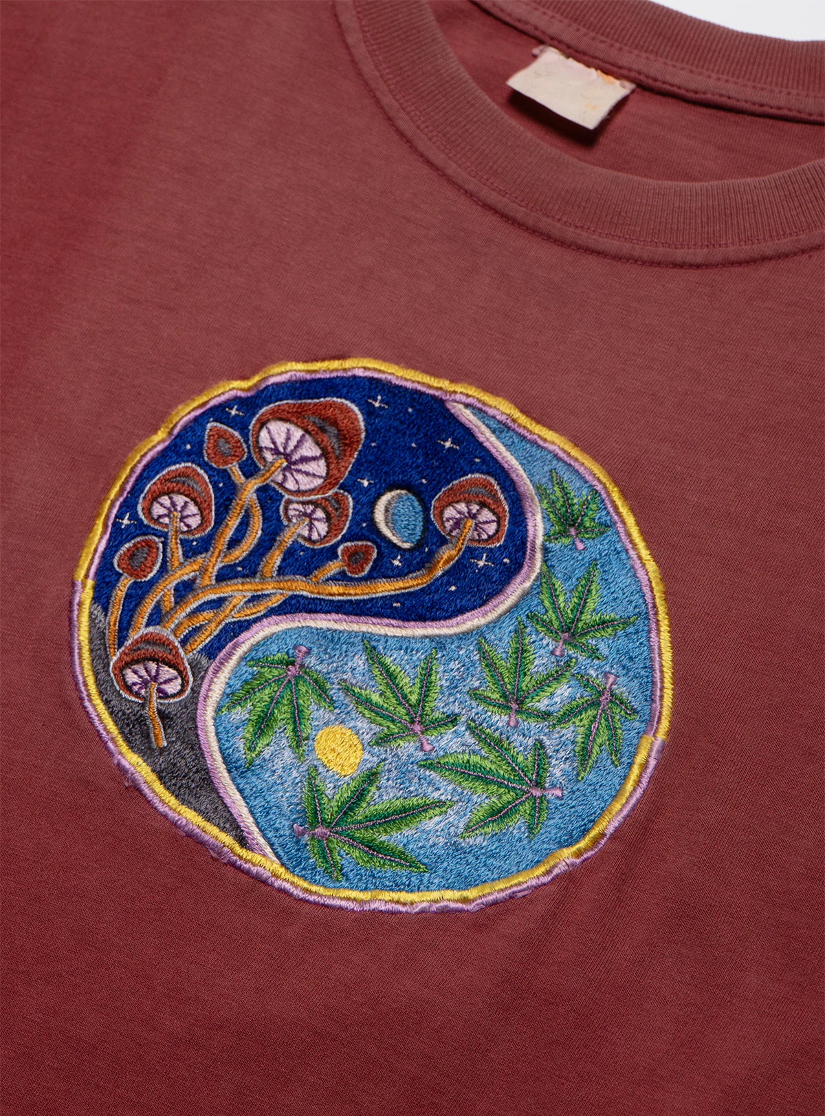 Vintage Yin Yang Mushroom Marijuana Tee - Image 2